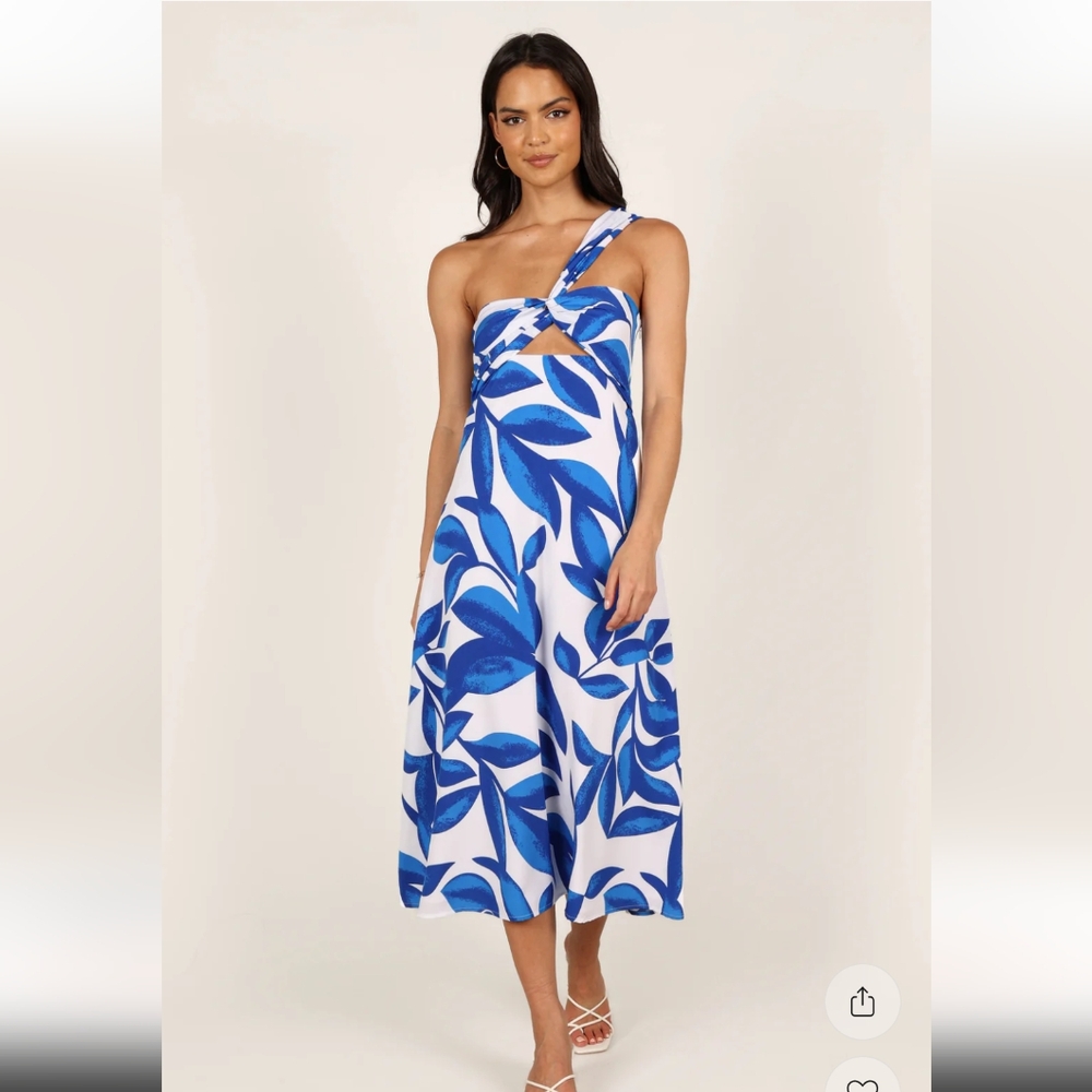 Elegant Blue and White Leaf Print Dress